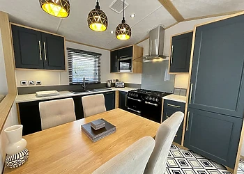 Superior Holiday Home Hot Tub 4 