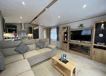 Superior Holiday Home Hot Tub 6 