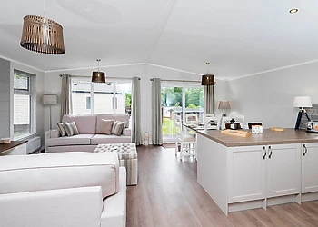 Superior Lodge Hot Tub 