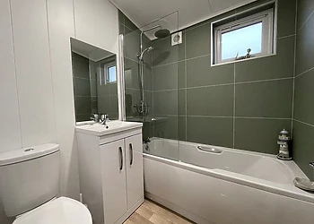 Superior Lodge Hot Tub 6 