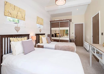 Superior Lodge Hot Tub 