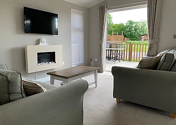 Comfort Lodge Hot Tub, Comfort Lodge 