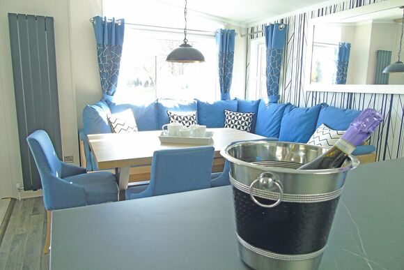 Swift Toronto Lodge - Fir Trees, Chester