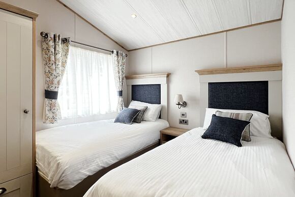 Abi Harrogate Lodge - Fir Trees, Chester