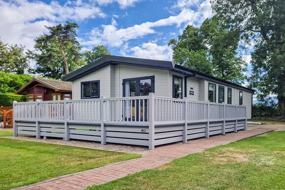 Atlas Oakwood Lodge - Fir Trees, Chester