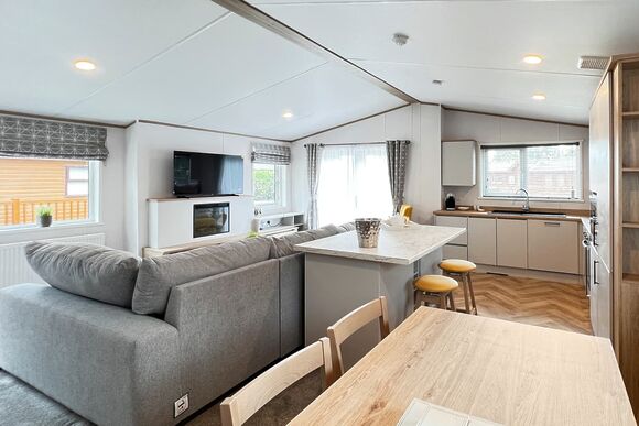 Atlas Oakwood Lodge - Fir Trees, Chester