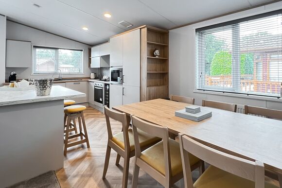 Atlas Oakwood Lodge - Fir Trees, Chester