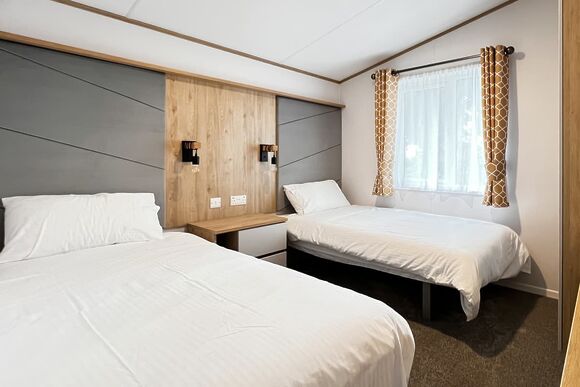 Atlas Oakwood Lodge - Fir Trees, Chester