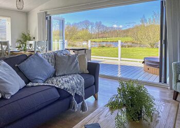 Hazel Lodge - Florence Springs Lakeside Lodges, St Florence, Tenby