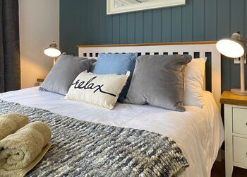 Beech Lodge - Florence Springs Lakeside Lodges, St Florence, Tenby