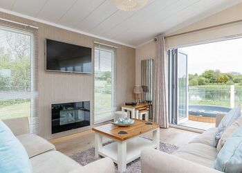 Silver Birch - Florence Springs Lakeside Lodges, St Florence, Tenby