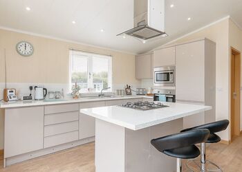 Silver Birch - Florence Springs Lakeside Lodges, St Florence, Tenby