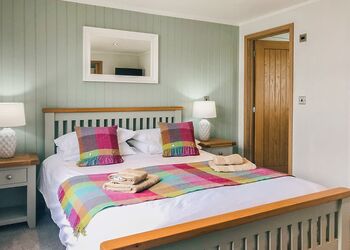 Elm Lodge - Florence Springs Lakeside Lodges, St Florence, Tenby