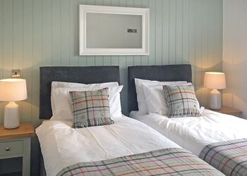 Elm Lodge - Florence Springs Lakeside Lodges, St Florence, Tenby