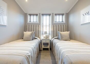 Camellia Lodge - Florence Springs Lakeside Lodges, St Florence, Tenby