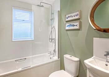 Bluebell Lodge - Florence Springs Lakeside Lodges, St Florence, Tenby