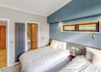 Jasmine Lodge - Florence Springs Lakeside Lodges, St Florence, Tenby