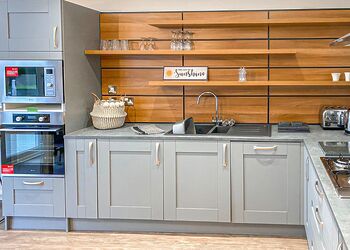 Snowdrop Lodge - Florence Springs Lakeside Lodges, St Florence, Tenby