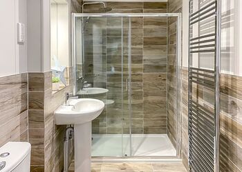 Snowdrop Lodge - Florence Springs Lakeside Lodges, St Florence, Tenby