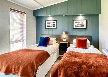 Daisy Lodge - Florence Springs Lakeside Lodges, St Florence, Tenby