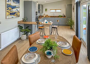 Adventure Lodge - Florence Springs Lakeside Lodges, St Florence, Tenby