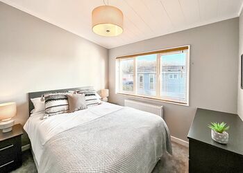 Monterey Lodge - Florence Springs Lakeside Lodges, St Florence, Tenby