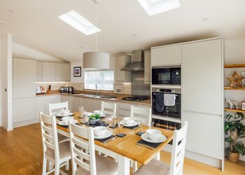 The Wellness Lodge - Florence Springs Lakeside Lodges, St Florence, Tenby