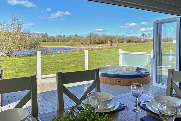 Hazel Lodge - Florence Springs Lakeside Lodges, St Florence, Tenby