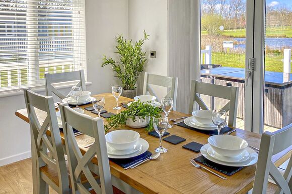 Hazel Lodge - Florence Springs Lakeside Lodges, St Florence, Tenby