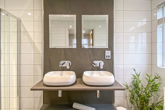 Beech Lodge - Florence Springs Lakeside Lodges, St Florence, Tenby