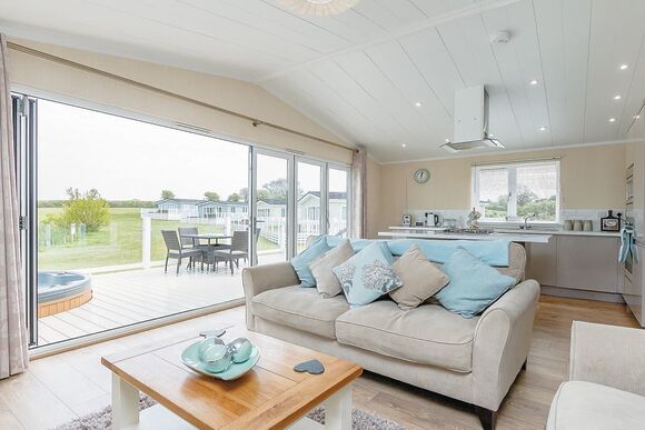 Silver Birch - Florence Springs Lakeside Lodges, St Florence, Tenby