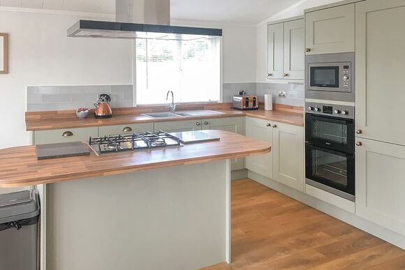 Elm Lodge - Florence Springs Lakeside Lodges, St Florence, Tenby