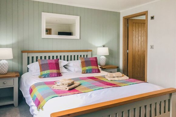 Elm Lodge - Florence Springs Lakeside Lodges, St Florence, Tenby