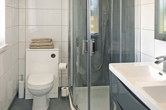 Elm Lodge - Florence Springs Lakeside Lodges, St Florence, Tenby