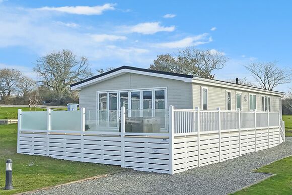 Holly Lodge - Florence Springs Lakeside Lodges, St Florence, Tenby
