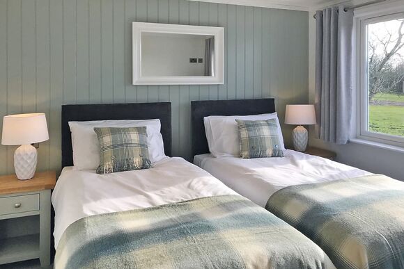 Holly Lodge - Florence Springs Lakeside Lodges, St Florence, Tenby