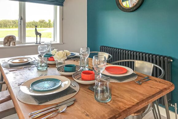 Juniper Lodge - Florence Springs Lakeside Lodges, St Florence, Tenby