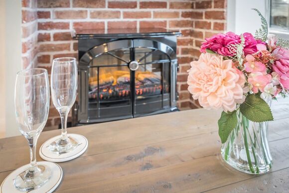 Pine Tree Lodge - Florence Springs Lakeside Lodges, St Florence, Tenby