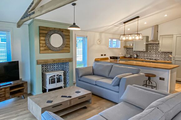 Bluebell Lodge - Florence Springs Lakeside Lodges, St Florence, Tenby