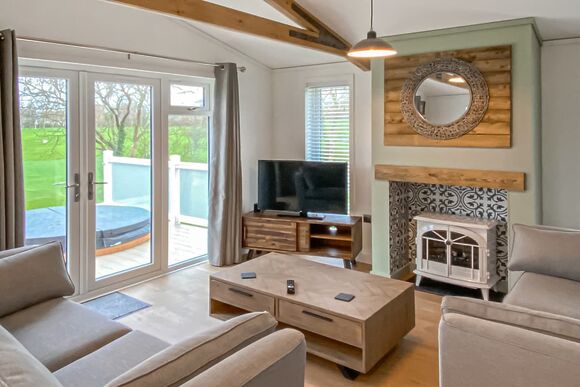 Bluebell Lodge - Florence Springs Lakeside Lodges, St Florence, Tenby