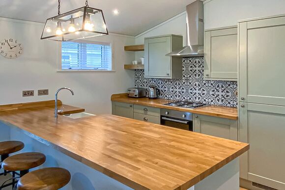 Bluebell Lodge - Florence Springs Lakeside Lodges, St Florence, Tenby