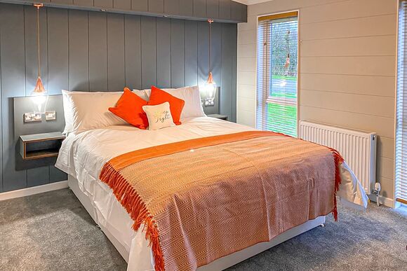 Snowdrop Lodge - Florence Springs Lakeside Lodges, St Florence, Tenby