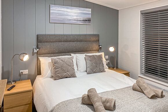 Walnut Lodge - Florence Springs Lakeside Lodges, St Florence, Tenby