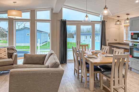 Honeysuckle Lodge - Florence Springs Lakeside Lodges, St Florence, Tenby