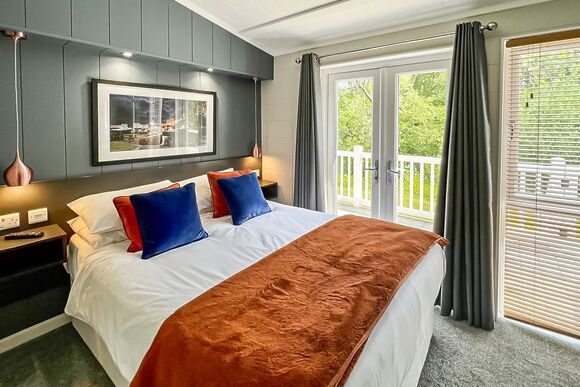 Daisy Lodge - Florence Springs Lakeside Lodges, St Florence, Tenby