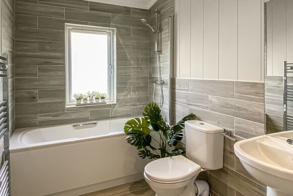 Daisy Lodge - Florence Springs Lakeside Lodges, St Florence, Tenby