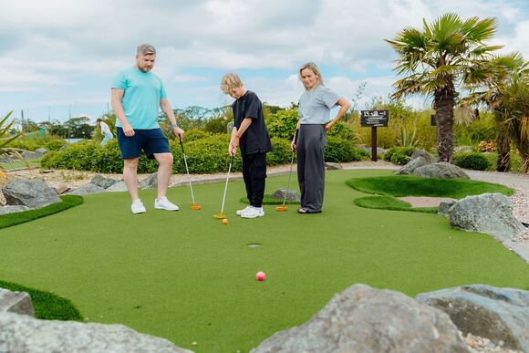 Superior Lakeside 3 - Florence Springs Lakeside Lodges, St Florence, Tenby