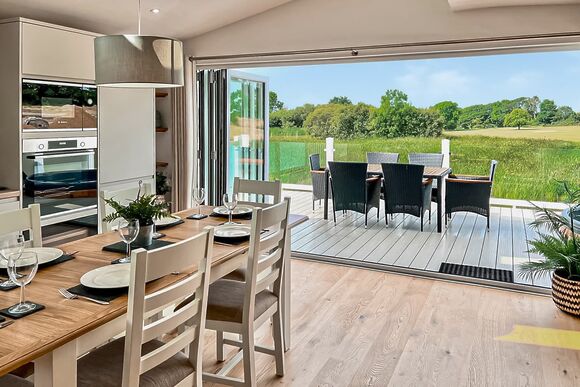 Superior Lakeside 3 - Florence Springs Lakeside Lodges, St Florence, Tenby