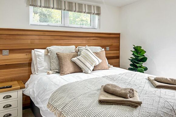 Superior Lakeside 3 - Florence Springs Lakeside Lodges, St Florence, Tenby