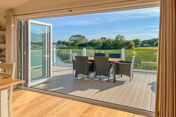 Entertainment Lakeside 2 - Florence Springs Lakeside Lodges, St Florence, Tenby